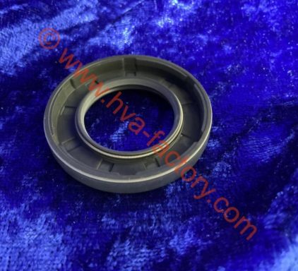 Rear Wheel Seal.    151371801    /     15-13-718-01